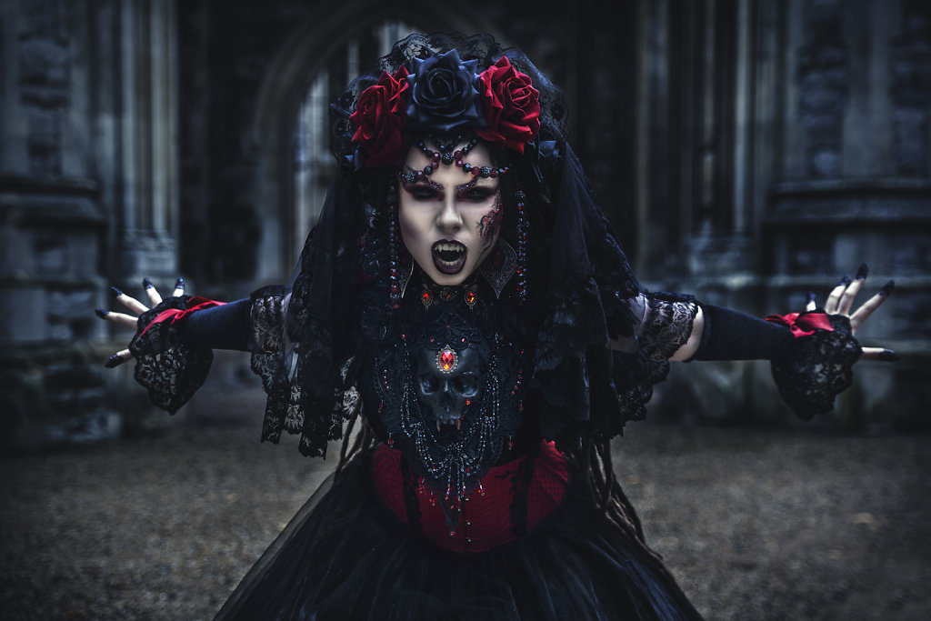 alternative photographer-vampire-fantasy
